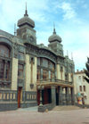 Azerbaijan - Baku: Mirza F. Akhundov Opera and Ballet Theatre - commissioned to architect N.Bayev by the Mayilov brothers - Nizami Str. - photo by M.Torres