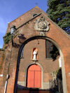 Belgium - Brugge / Bruges (Flanders / Vlaanderen - West-Vlaanderen province): arch and church - red brick - Unesco world heritage site (photo by M.Bergsma)