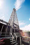 Canada / Kanada - Calgary, Alberta: Heritage Park - oil derrick - photo by M.Torres