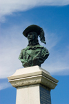 Canada 407 Statue of Sieur de Monts at the histric fort at Annapolis Royal - photo by D.Smith