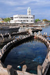 Moroni, Grande Comore / Ngazidja, Comoros islands: Old Friday Mosque and the ghost of a dhow - Port aux Boutres et l'Ancienne mosque du Vendredi - photo by M.Torres