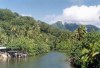 French Polynesia - Raiatea / RFP (Society islands, iles sous le vent / leeward islands): inlet (photo by Peter Willis)