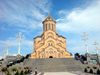 Georgia - Tbilisi: arriving at Sameba Cathedral - photo by N.Mahmudova