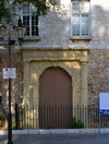 Gibraltar: St. Jago's Arch, part of a 16th-century Spanish church, Main Street - photo by M.Torres