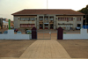 Guinea Bissau / Guin Bissau - Bissau, Bissau Region: the old Portuguese Central Post Office - architect Lucnio Cruz / Antigo posto dos correios dos CTT, edifcio do perodo colonial - photo by R.V.Lopes