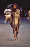 India - Agra (Uttar Pradesh) / AGR: a man on his way (photo by Francisca Rigaud)