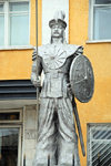 Bishkek, Kyrgyzstan: Kyrgyz warrior - Kievskaya avenue - statue in front of the headquarters of the National Guard - Uluttuk Gvardya - photo by M.Torres