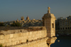 Malta: Vittoriosa - guerite - sentry box - detail of Fort St Angelo - Senglea in the background - photo by A.Ferrari)