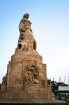 Mozambique / Moambique - Maputo / Loureno Marques / MPM : monument to the European and African soldiers fallen for Portgual in WWI - monumento aos combatentes Europeus e Africanos na Grande Guerra - lado da batalha de Quionga - praa dos Trabalhadores - photo by M.Torres