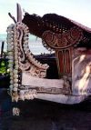 Papua New Guinea - Woodlark island / Muyua - Trobriand Islands: Kula Ring boat - ornamentation - shells - prow (photo by G.Frysinger)