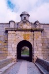 Portugal - Almeida: entrada pelas portas de So Francisco / Cruz / sudoeste / entering through the So Francisco / south-east gates  - photo by M.Durruti