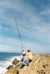 Portugal - Portugal - So Pedro de Moel (Concelho da Marinha Grande): anglers on the cliffs / pescadores na falsia - photo by M.Durruti