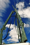 Port Mathurin, Rodrigues island, Mauritius: tree rifles at rest and sky - memorial in the port, for the soldiers from Rodrigues killed in both World Wars - Place du Quai - photo by M.Torres