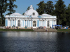 Russia - Pushkin Village / Tsarskoe Selo: pavillion and pond - photo by J.Kaman