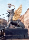 Russia - St. Petersburg: wing lions guarding a bridge (photo by Miguel Torres)