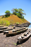 Lagoa Azul, Lobata district, So Tom and Prncipe / STP: fishing boats rest on the beach / barcos de pesca descansam na praia - dongos - photo by M.Torres