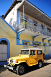 So Tom, So Tom and Prncipe / STP: Toyota Land Cruiser FJ40 at Navetur agency / jipe amarelo - Toyota Land Cruiser 40 junto  agncia Navetur - Rua Viriato da Cruz - photo by M.Torres