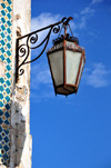 So Tom, So Tom and Prncipe / STP: old style public lamp - corner of Gamal Nasser and Mozambique streets / velho candeeiro de iluminao pblica - esquina das ruas de Moambique e Gamal Abdel Nasser - photo by M.Torres