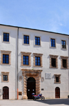 Sassari / Tthari, Sassari province, Sardinia / Sardegna / Sardigna: Renaissance palace Manca di Usini - palazzo d'Usini, now the library - 16th century - piazza Tola - Carra Manna - Biblioteca Comunale - photo by M.Torres