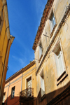 Sassari / Tthari, Sassari province, Sardinia / Sardegna / Sardigna: narrow street in the old town - photo by M.Torres