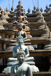 Colombo, Sri Lanka: Gangaramaya Bhikku Temple - line of Buddhas - Slave island - photo by M.Torres