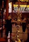 Taiwan - Taipei: Buddhist temple - praying (photo by Galen Frysinger)