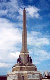 Thailand - Bangkok / Krung Thep: Victory monument  - on Phahon Yothin  (photo by Miguel Torres)