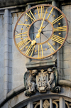 So Paulo, Brazil: golden clock of the church of the Monastery of St. Benedict / Mosteiro de So Bento - Benedictine institution  established in 1598 - Romanesque Revival architecture, architect Richard Berndl - photo by M.Torres