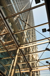 Hong Kong: Cheung Kong Centre - skyscraper by Cesar Pelli - looking up the faade from a gallery, Central - photo by M.Torres