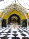 Hungary / Ungarn / Magyarorszg - Somogyvamos (Somogy province): Interior of the temple in the Krishna Valley - hindu temple - indian architecture - checkered floor (photo by J.Kaman)