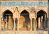 Iran - Shiraz: the Old Friday Mosque - Masjed-e-Ja'ame'e Atigh - Khodakhune in the center of the court yard - photo by M.Torres